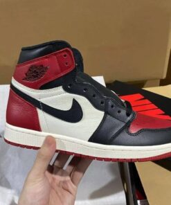 Nike Sneaker​