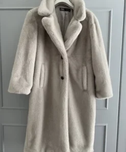Zara Clothing Coats​