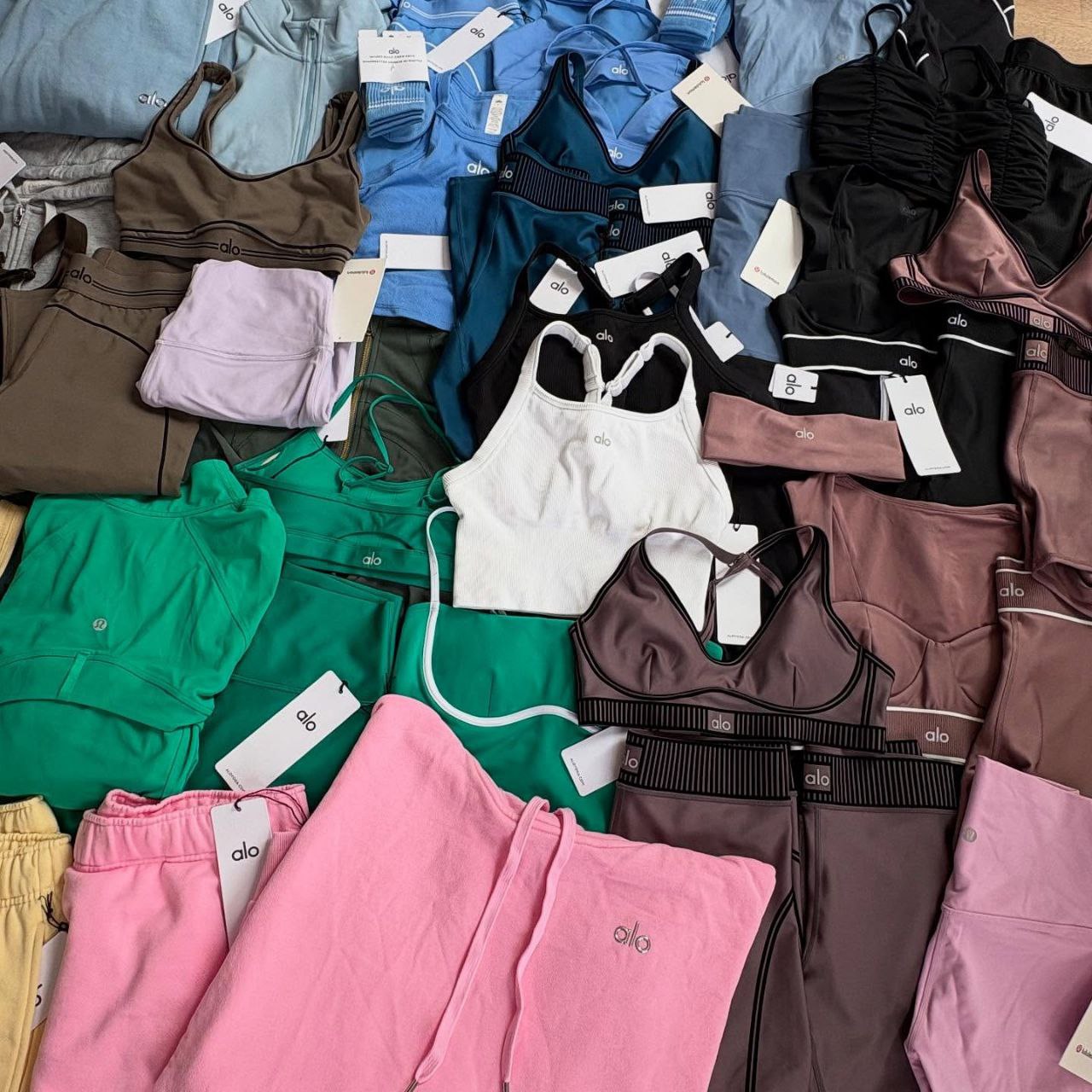 Alo Yoga Sale