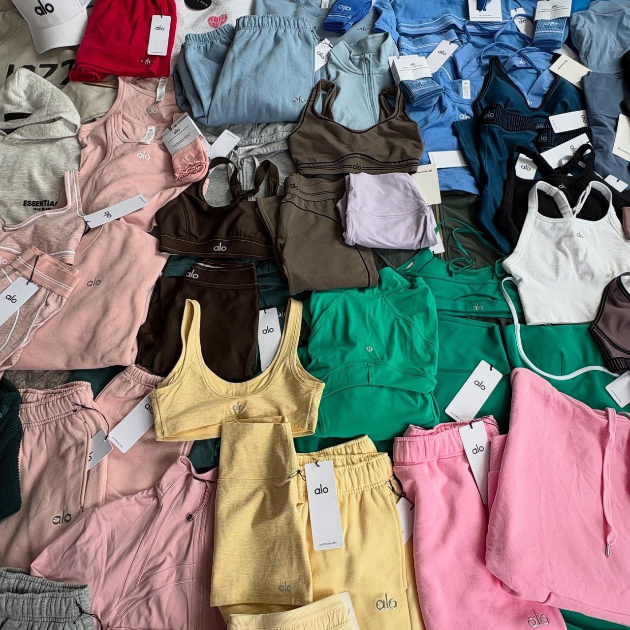 Alo Yoga Sale